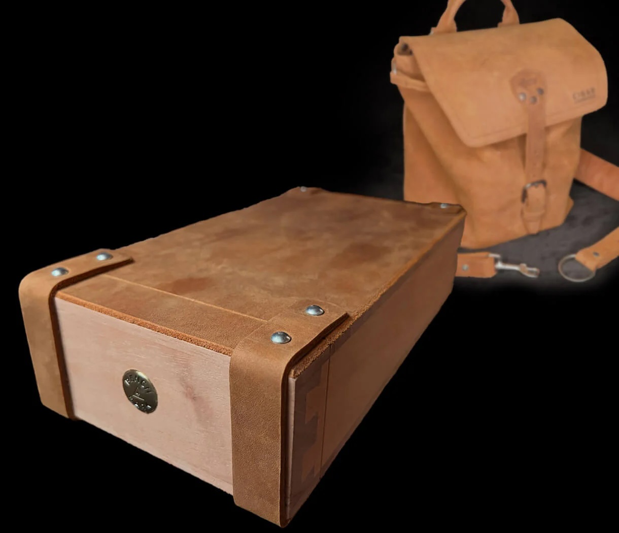 Benchmark Cigar Luggage Sling Pack with travel humidor