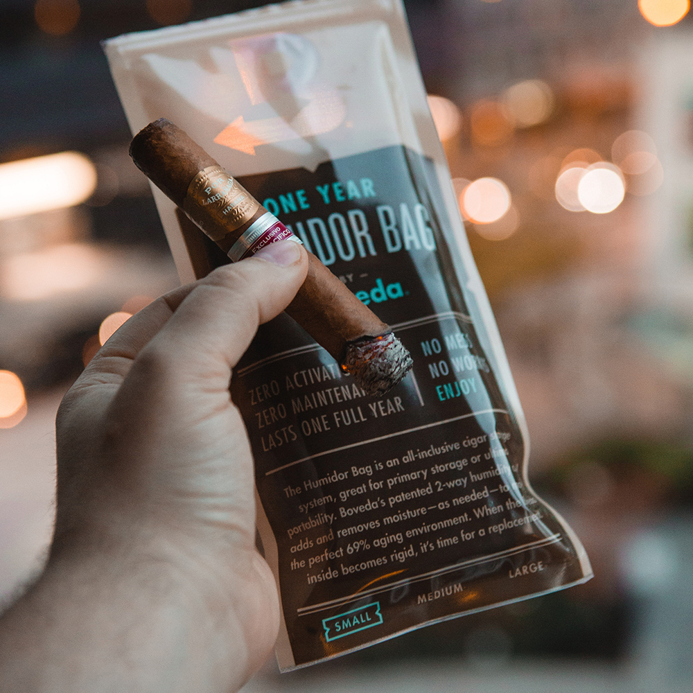 Store up to 5 cigars in the small Boveda Humidor Bag